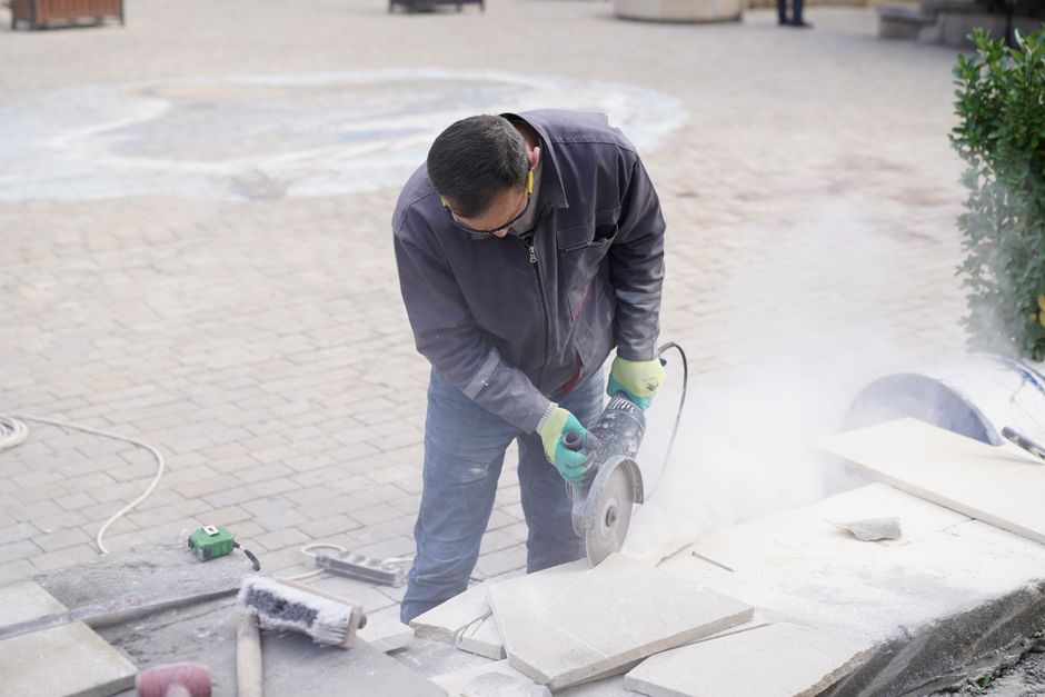 How Concrete Dust and Silica Exposure Affect Worker Health — and What Researchers Are Studying